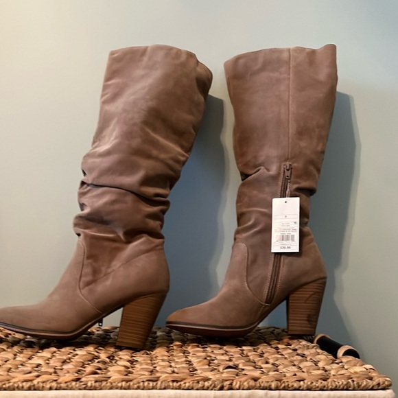 Universal Thread Shoes - NWT Sz 8 Universal thread tan microsuede boots